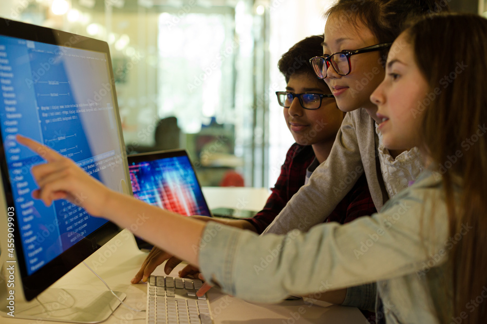 日本での生活に希望を持つ留学生の笑顔